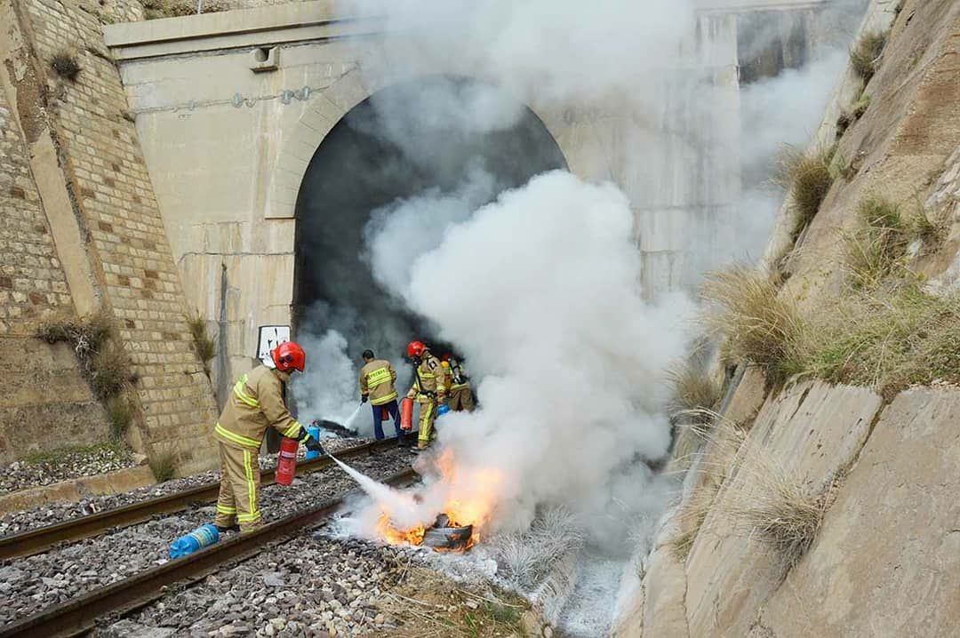 برگزاری مانور امداد و نجات در راه آهن زاگرس/ گزارش تصویری
