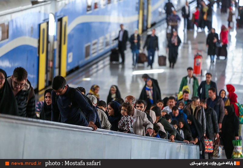 گزارش تصویری از نیمه دوم مسافرت‌های نوروزی در ایستگاه راه‌آهن تهران