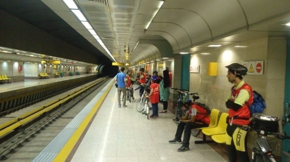 متروی تهران میزبان بیش از دو هزار دوچرخه سوار بود
