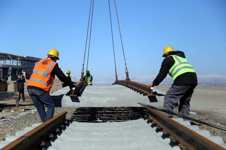 آغاز ریل‌گذاری ایستگاه جلال‌آباد کرمان به کارخانه فولاد ایرانیان