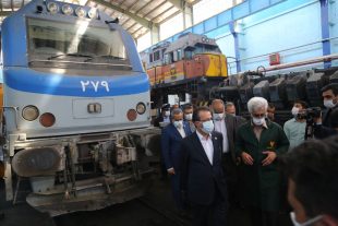 گزارش تصویری /بازدید مدیرعامل راه آهن از ایستگاه بافق و کارخانجات بازسازی لکوموتیو بافق