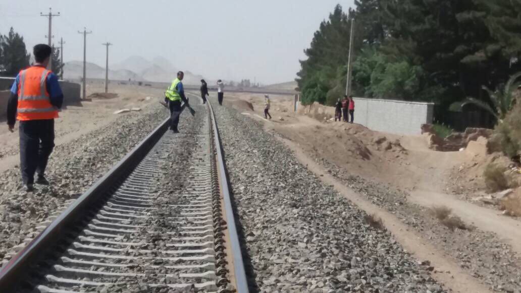 بازدید استاندار فارس از پروژه نیمه تمام راه‌آهن یزد-اقلید