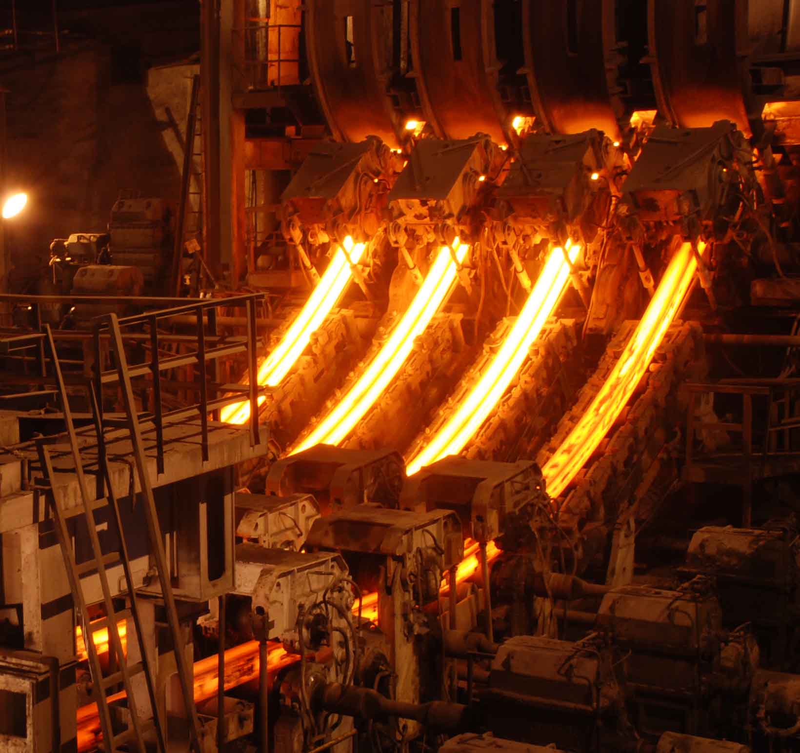 رشد تولید فولاد، در گرو توسعه حمل‌ونقل ریلی