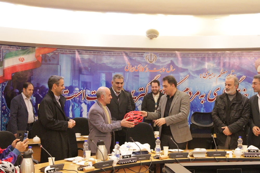 دیدار جمعی از دوچرخه سواران تهرانی با مدیرعامل شرکت بهره‌برداری مترو ي تهران و حومه