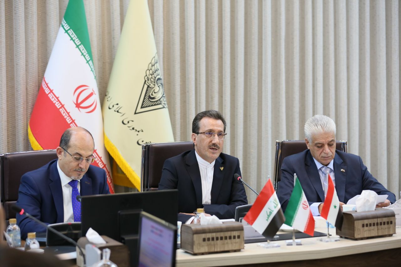صورتجلسه توسعه همکاریهای حمل ونقل بین ایران، عراق و سوریه به امضا رسید 