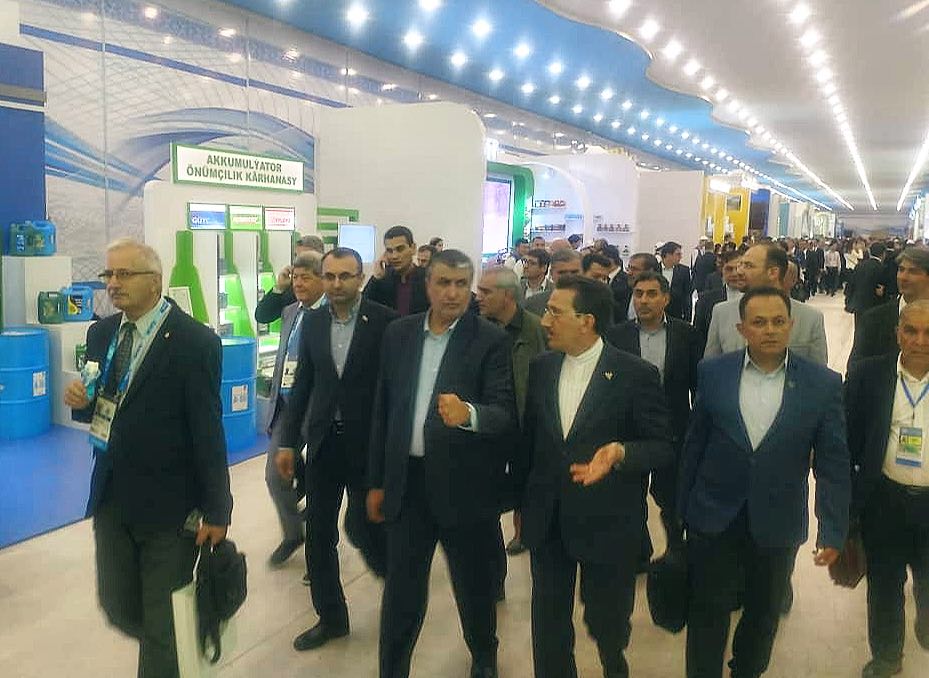 بازدید وزیر راه و شهرسازی و معاونین از نمایشگاه ترکمن باشی ترکمنستان