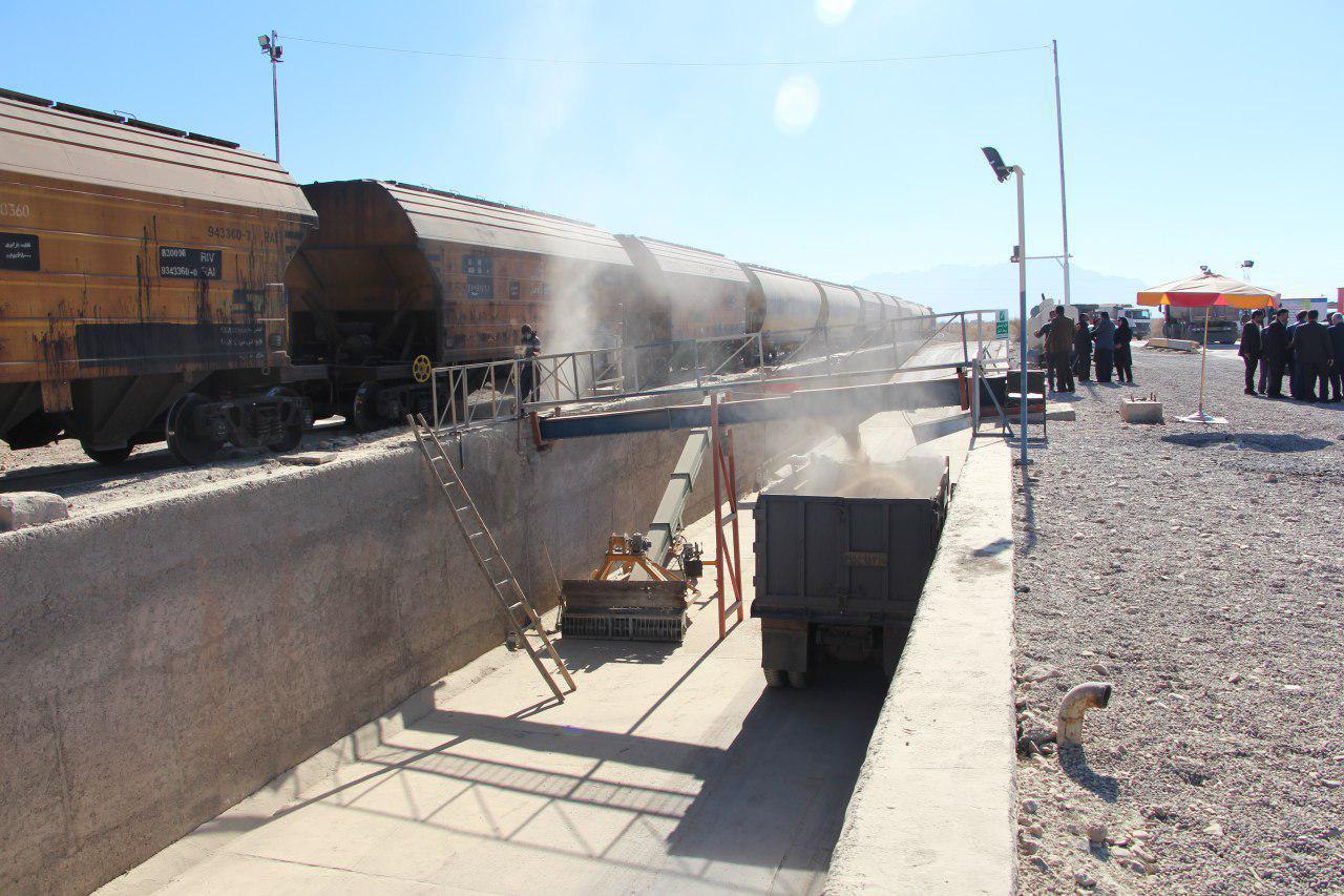 ازسرگیری عملیات تخلیه گندم در ایستگاه کرمان