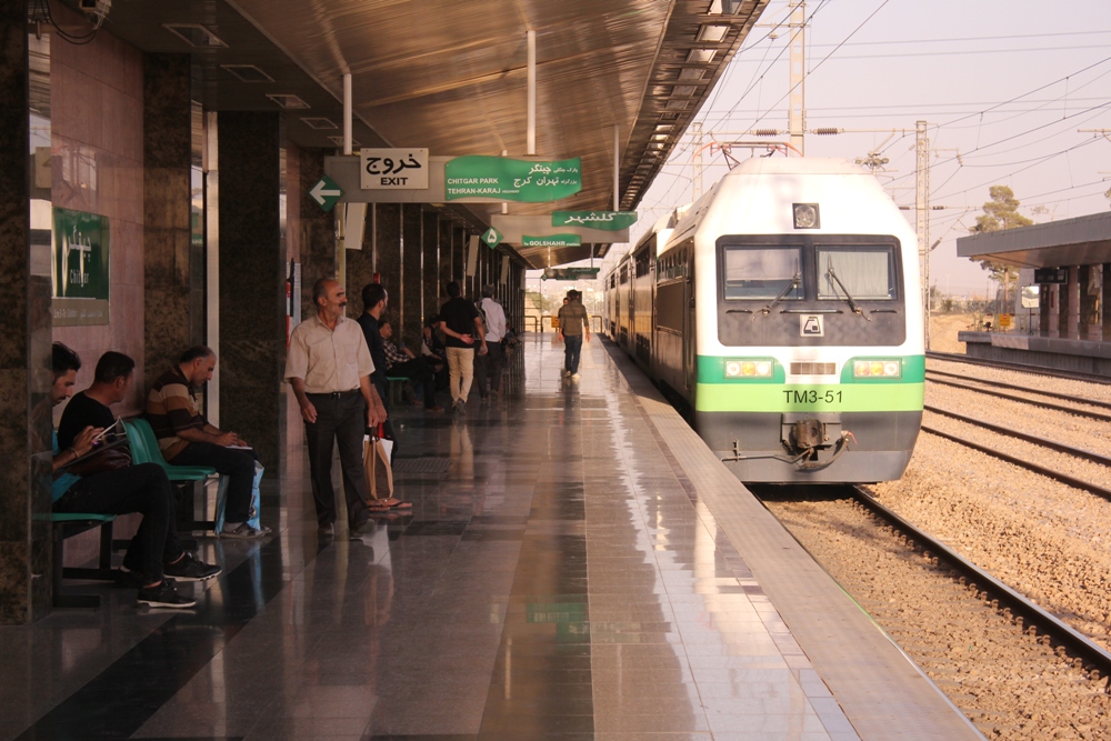 فاصله حرکت قطارهای خط ۵ مترو تهران، در روز جمعه ۱۲ مهر ماه ۹۸ افزایش خواهد یافت