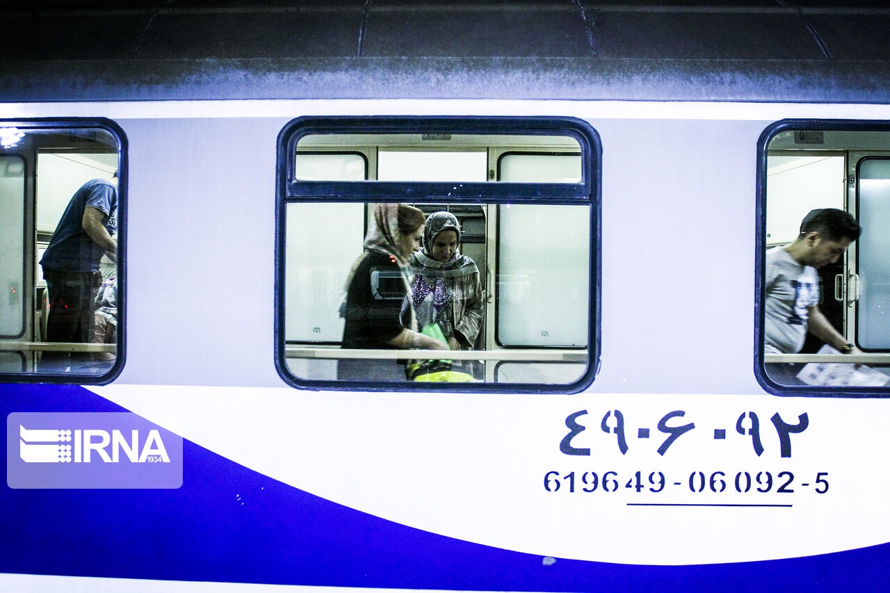 قطار مسافری در مسیر ارومیه- مشهد راه‌اندازی شد