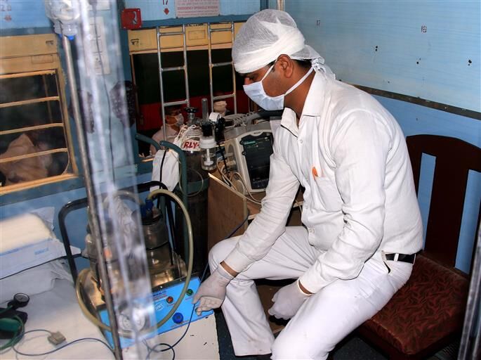 واگن های قطار راهکار هند برای جبران کمبود تخت های بیمارستانی