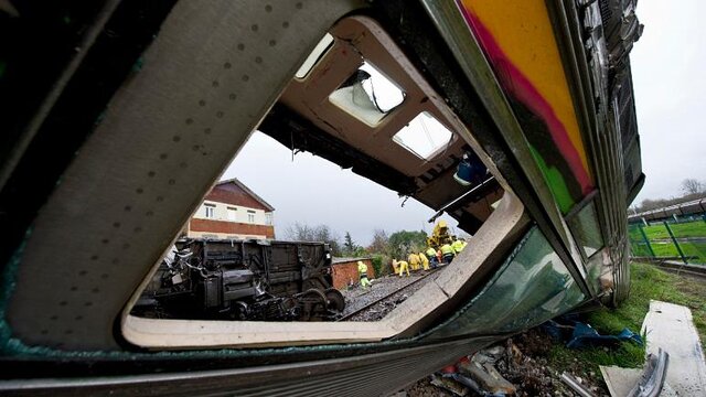 تصادف قطار در پرتغال ۲ کشته و ده‌ها زخمی بر جای گذاشت