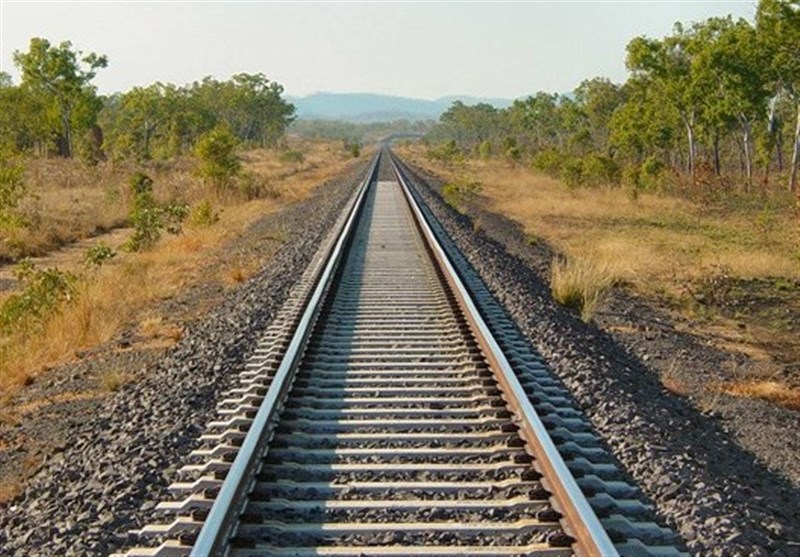 وزارت راه می تواند از حریم راه استفاده کند و راه آهن بسازد