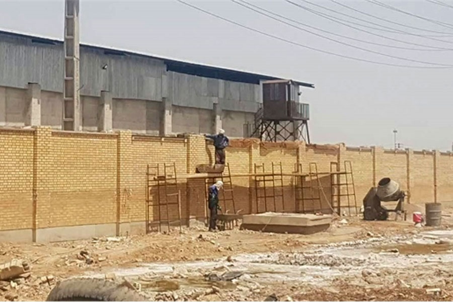 پیشرفت ١۴ درصدی پروژه احداث دیوار حفاظت پیرامونی بندر امام خمینی و و بنادر تابعه