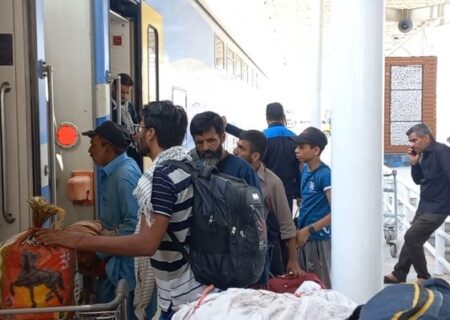 یک رام قطار زائران پاکستانی به کرمان اعزام شد