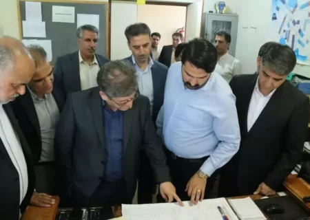 بازدید مقامات ارشد کشوری از ایستگاه راه‌آهن مبارکه بافق