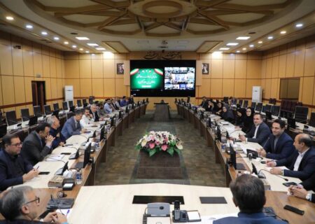 تلاش شبانه روزی کارکنان راه آهن در قاب روابط عمومی