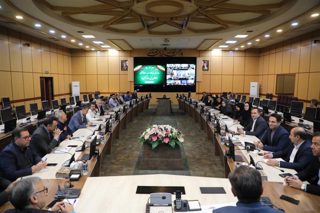 تلاش شبانه روزی کارکنان راه آهن در قاب روابط عمومی