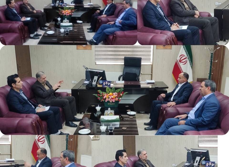 نشست مدیرکل راه آهن لرستان و فرماندار ازنا برای بررسی مشکلات ریلی