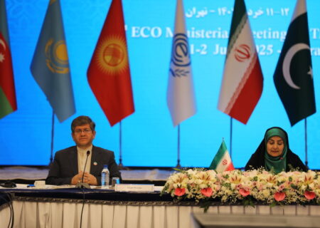 قطار ترانزیتی اکو به صورت نمادین از بندر خشک آپرین حرکت کرد