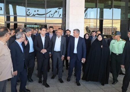 وزیر تعاون، کار و رفاه اجتماعی از ایستگاه راه‌آهن کردستان بازدید کرد