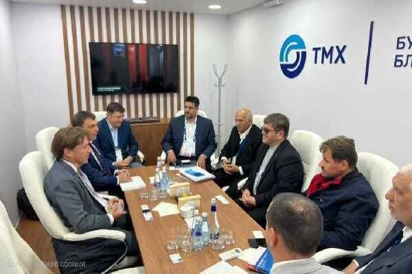 معاون وزیر راه و شهرسازی با مدیران شرکت‌های ریلی روسیه دیدار کرد