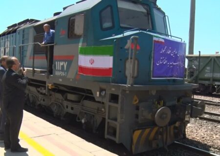 نخستین محموله صادراتی ریلی از میبد به سمت افغانستان حرکت کرد
