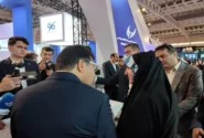 مشاور اقتصادی رییس جمهور از غرفه صندوق پس انداز کارکنان راه آهن در نمایشگاه حمل و نقل بازدید کرد