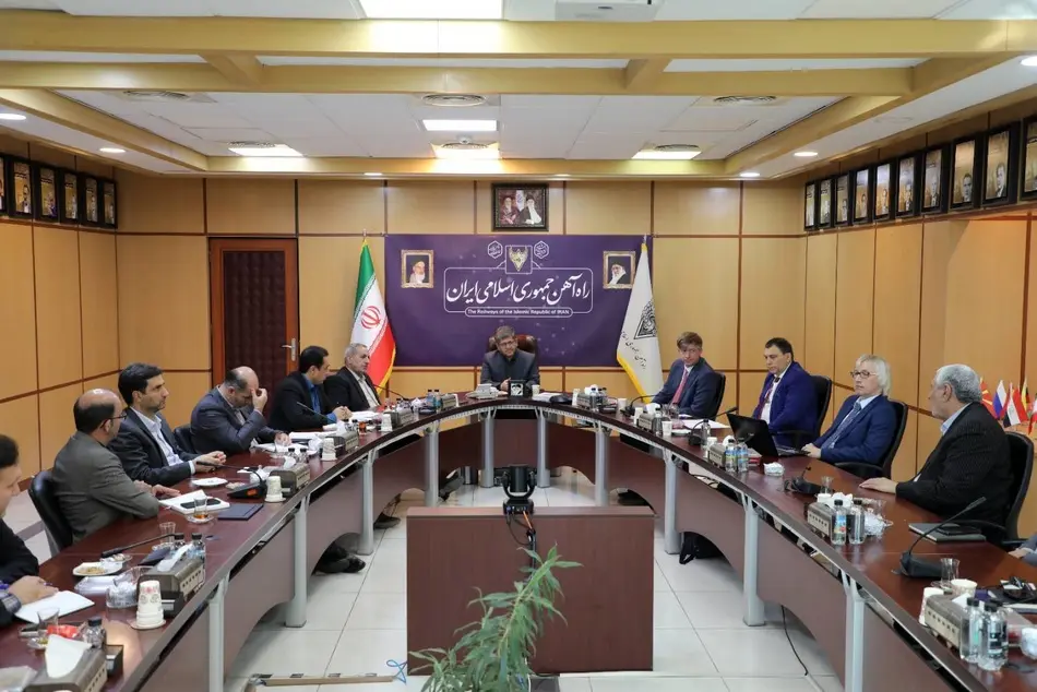 گسترش همکاری های فنی، انتقال فناوری و تأمین ماشین آلات مکانیزه ریلی بین ایران و روسیه