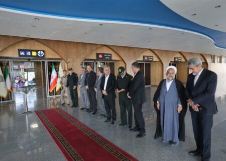 ورود دومین قطار گردشگری «مثلث طلایی» به ایستگاه راه‌آهن اصفهان