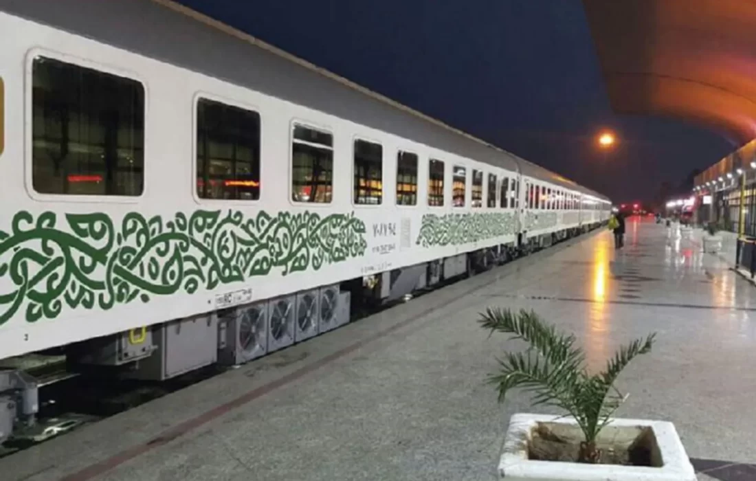 آغاز به کار قطار پنج‌ستاره فدک در مسیر ریلی «ساری به مشهد مقدس و بالعکس»