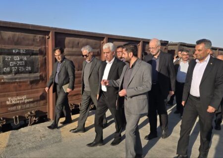 معاون راه‌آهن از پایانه مرزی لطف‌آباد بازدید کرد