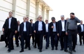 بازدید سرزده ی رئیس جمهور پزشکیان از قطارهای حومه ای، مرکز لجستیک و بندر خشک آپرین و ساختمان شهدای راه آهن