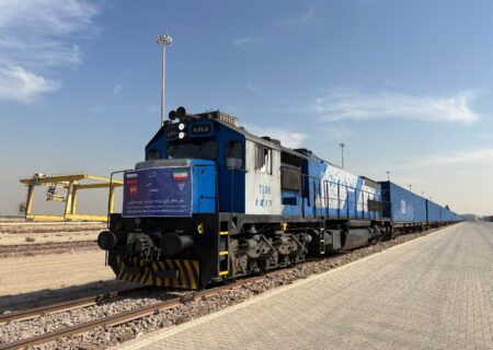 ورود اولین قطار باری برنامه‌ریزی‌شده از روسیه با ۶۲ کانتینر پس از ۱۰ روز به بندر خشک ریلی تهران