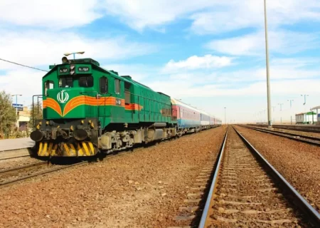 دریافت تندیس تحول دیجیتال از وزارت ارتباطات توسط دفتر هوشمندسازی راه‌ آهن