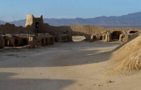 جابجایی خط ریل راه‌آهن از مجاورت تپه حصار برای حفاظت از این محوطه تاریخی هفت هزارساله