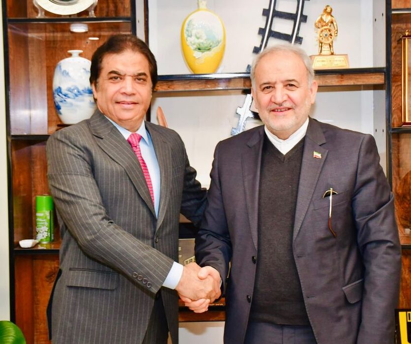 وزیر راه آهن پاکستان بر بهره‌برداری از حوزه ریلی در تقویت تجارت با ایران تاکید کرد