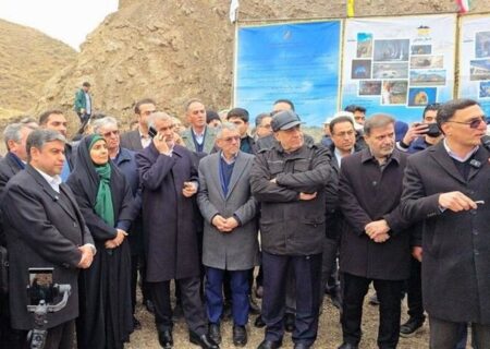 عملیات ریل گذاری راه آهن میانه-اردبیل با ریل ذوب آهن اصفهان به پایان رسید