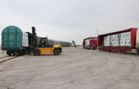 حمل ترکیبی محموله ترانزیتی تخته از روسیه به ترکیه در بندر کاسپین آغاز شد