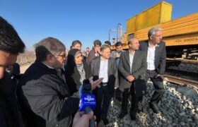 پروژه اتصال شهرک صنعتی اشراق زنجان به شبکه ریلی با حضور وزیر راه و شهرسازی افتتاح شد