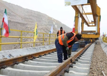 بهره‌برداری از ۲ پروژه مهم توسعه‌ای در حوزه زیرساخت ریلی استان قم
