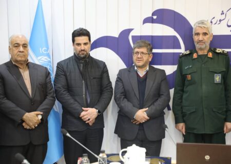 تجلیل از دکتر ذاکری مدیرعامل راه‌آهن به عنوان مدیر جهادی