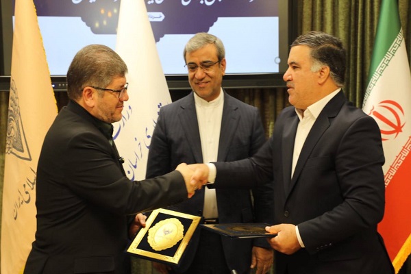 تفاهمنامه همکاری میان شرکت راهآهن جمهوری اسلامی ایران و شرکت ایرانخودرو خراسان