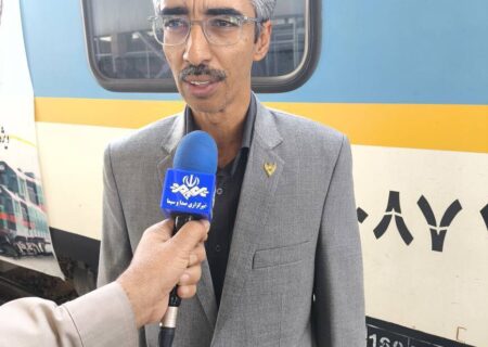 برگزاری مراسم بدرقه زائرین حسینی در ایستگاه راه‌آهن زاهدان