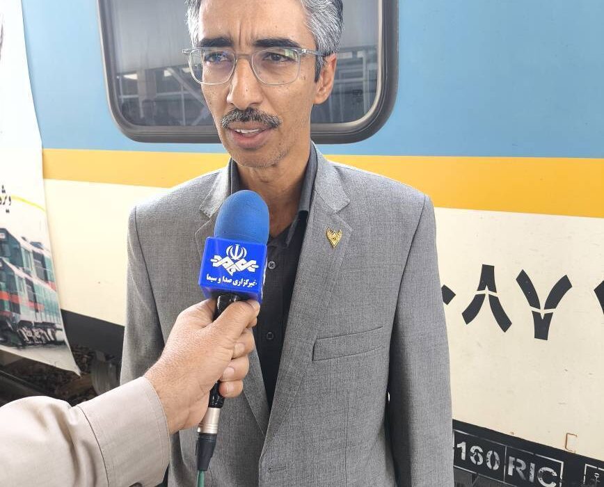 برگزاری مراسم بدرقه زائرین حسینی در ایستگاه راهآهن زاهدان