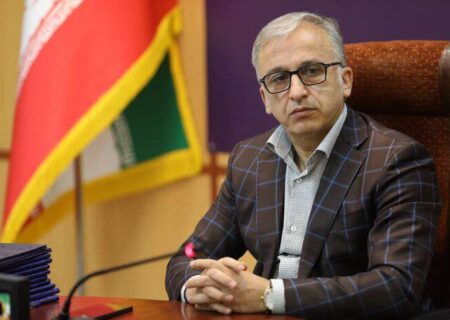 راه‌آهن زیر بمباران متوقف نشد